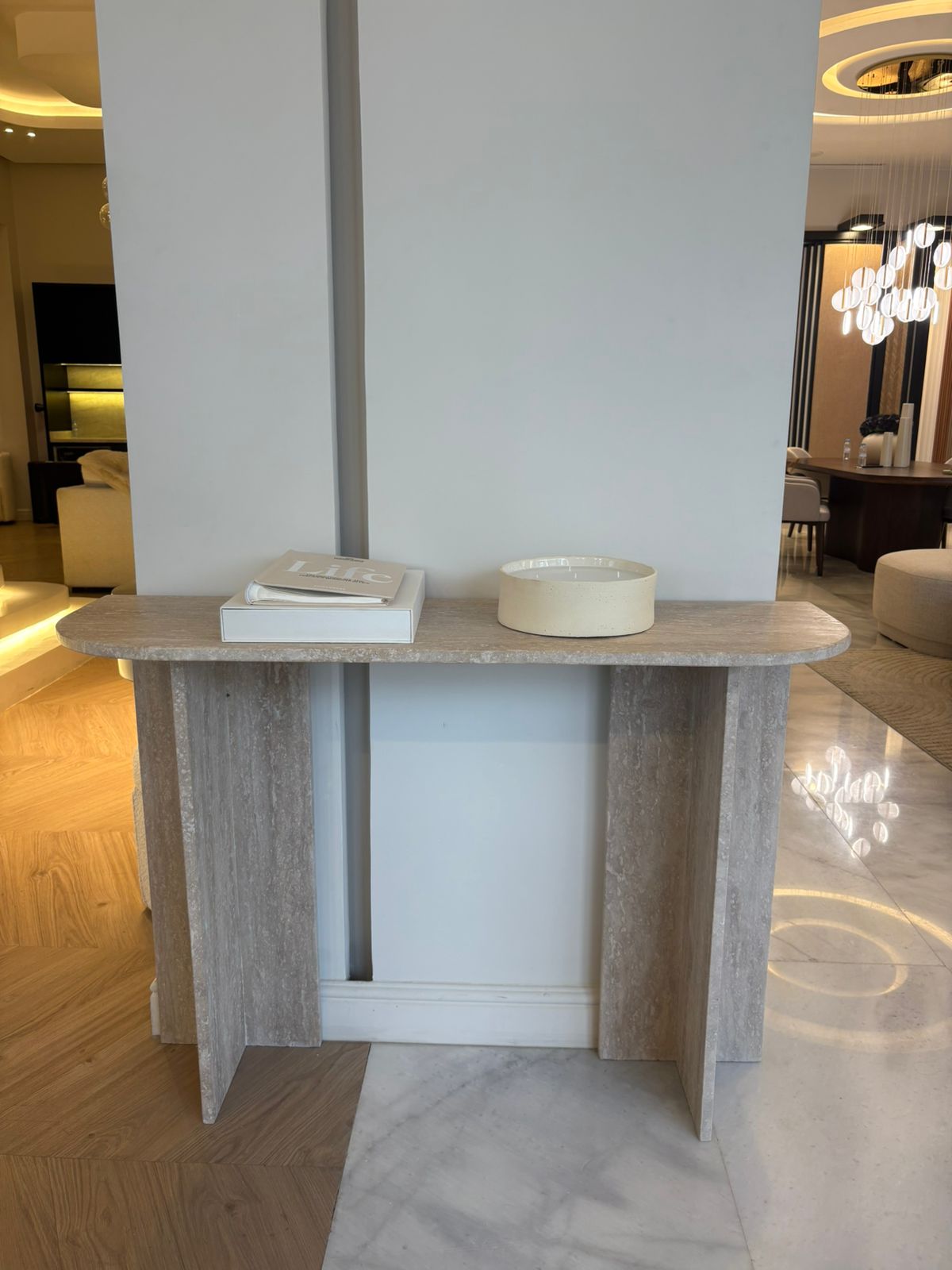 Console en travertin naturel