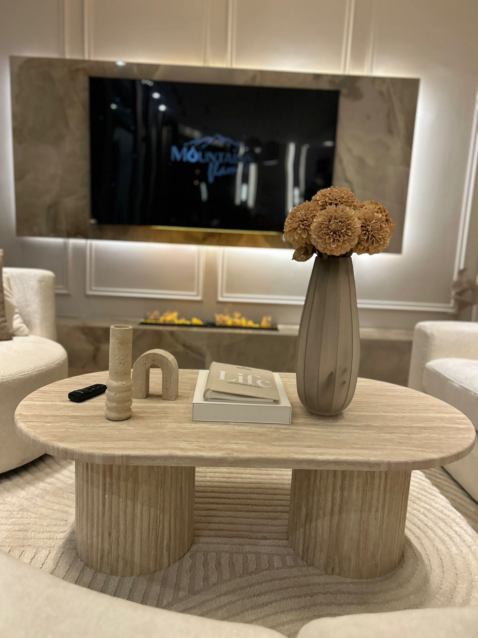 Table basse en travertin – 130 x 70 x 45 cm